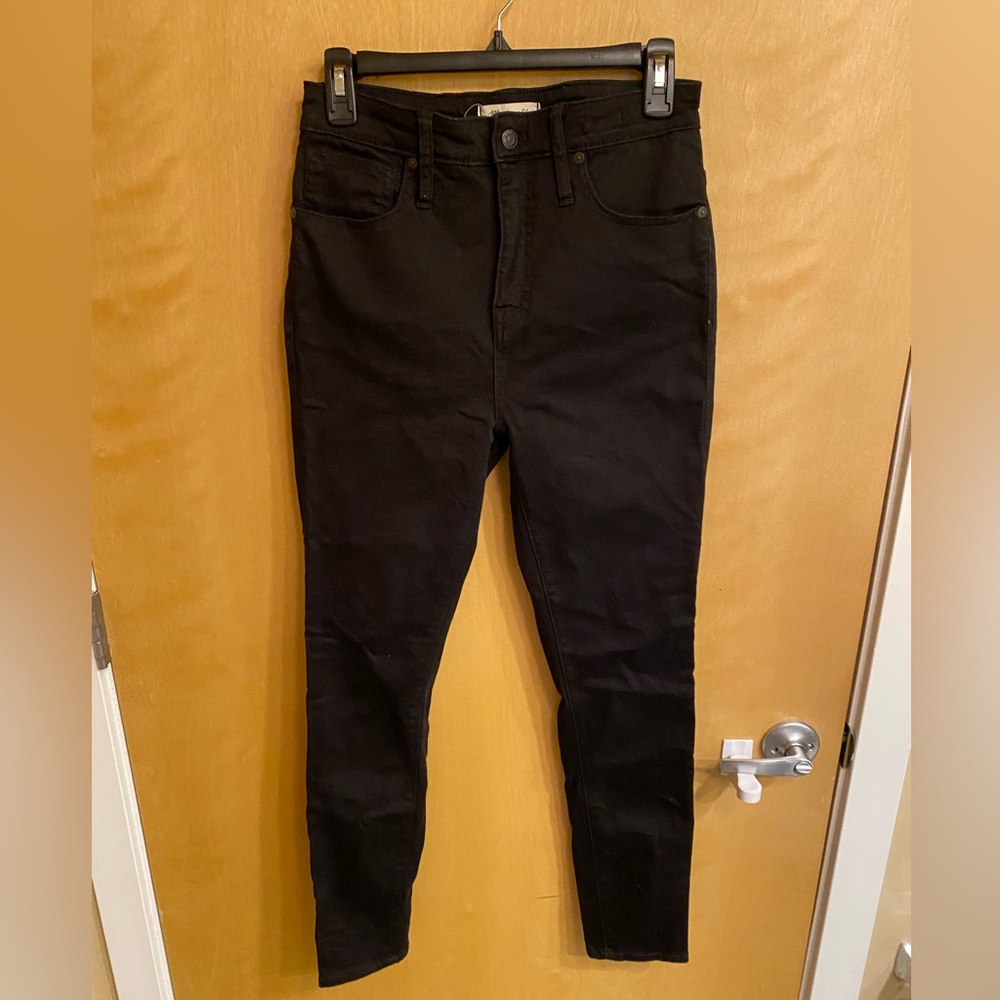 Maxwell Curvy High Rise Skinny Jean- Blk 28 - Picture 2 of 7